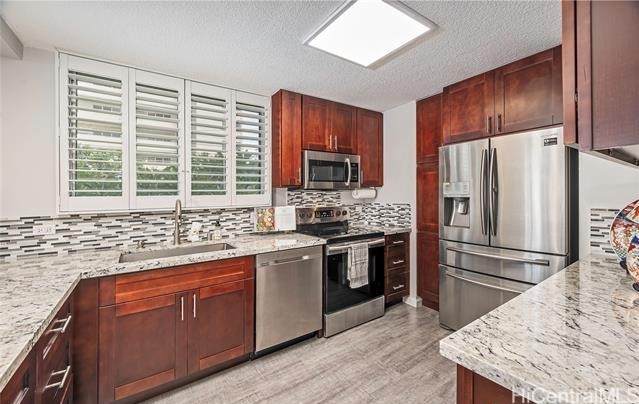 1515 Ward Avenue - Photo 1