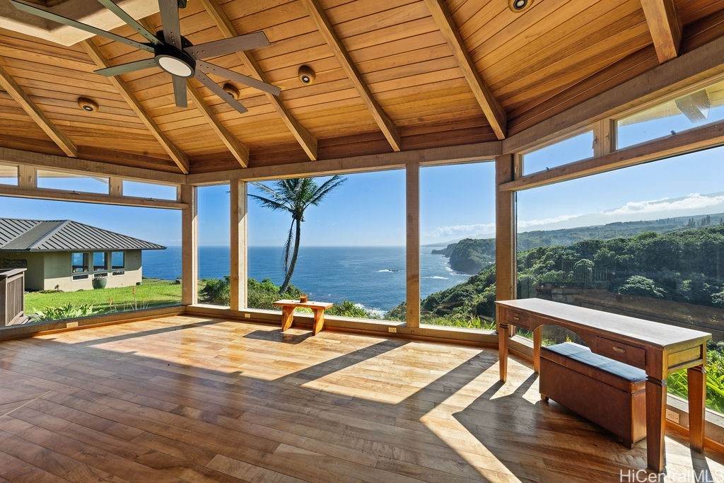 https://bt-photos.global.ssl.fastly.net/honolulu/1280_boomver_1_202611218-2.jpg