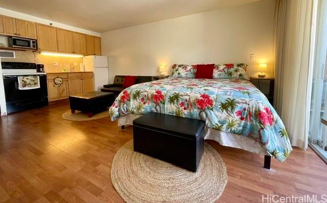 364 Seaside Avenue - Photo 1