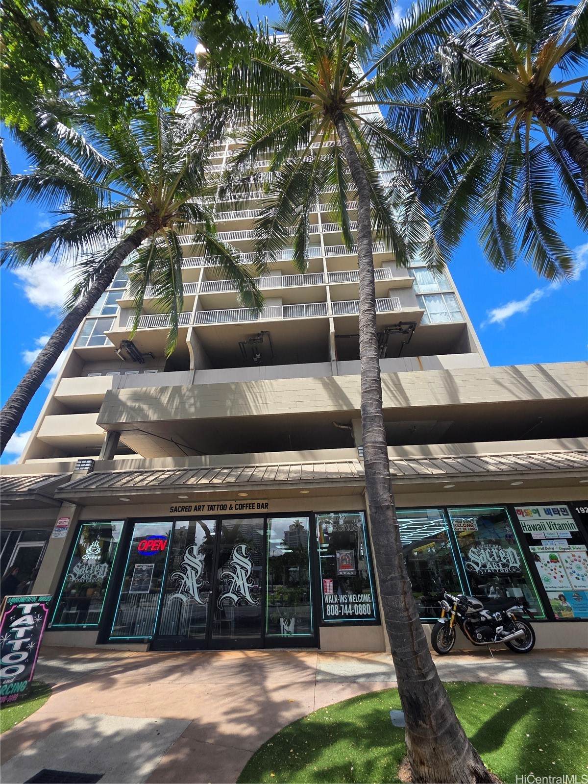1925 Kalakaua Avenue - Photo 1