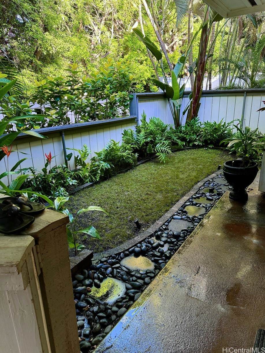 645 Mananai Place - Photo 1