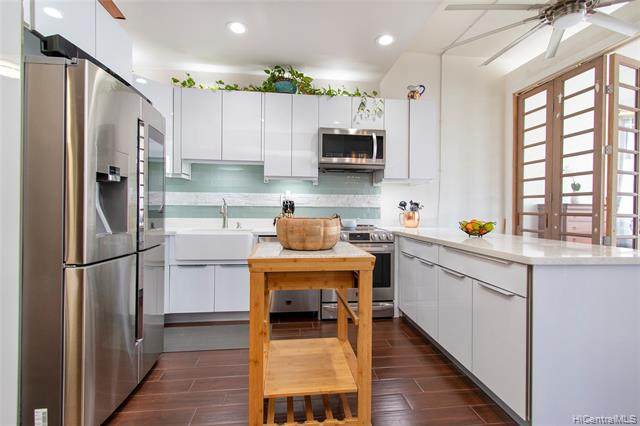 1415 Victoria Street - Photo 1