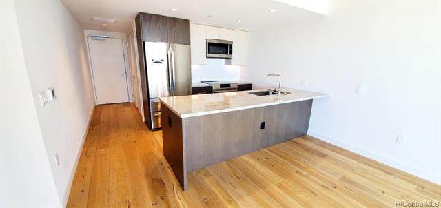 1001 Queen Street - Photo 1