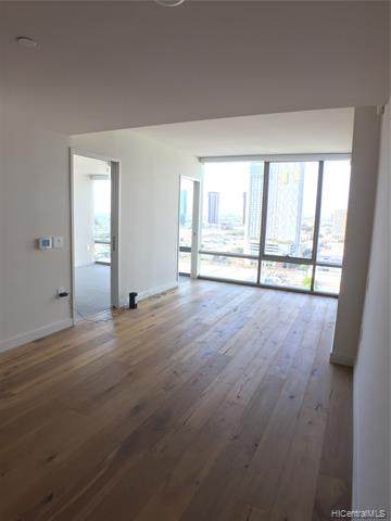 1001 Queen Street - Photo 1