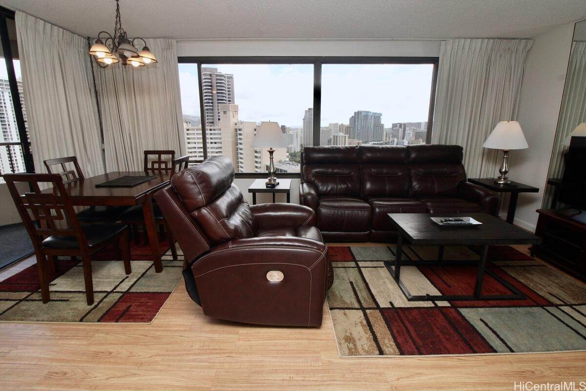 https://bt-photos.global.ssl.fastly.net/honolulu/orig_boomver_2_202502382-3.jpg