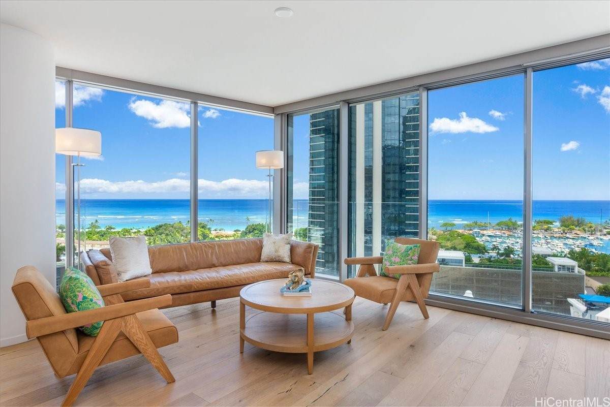 1001 Queen Street - Photo 1