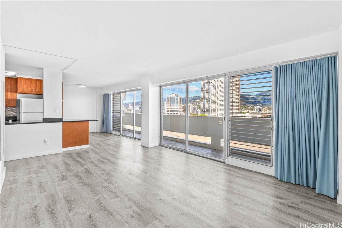 2085 Ala Wai Boulevard - Photo 1