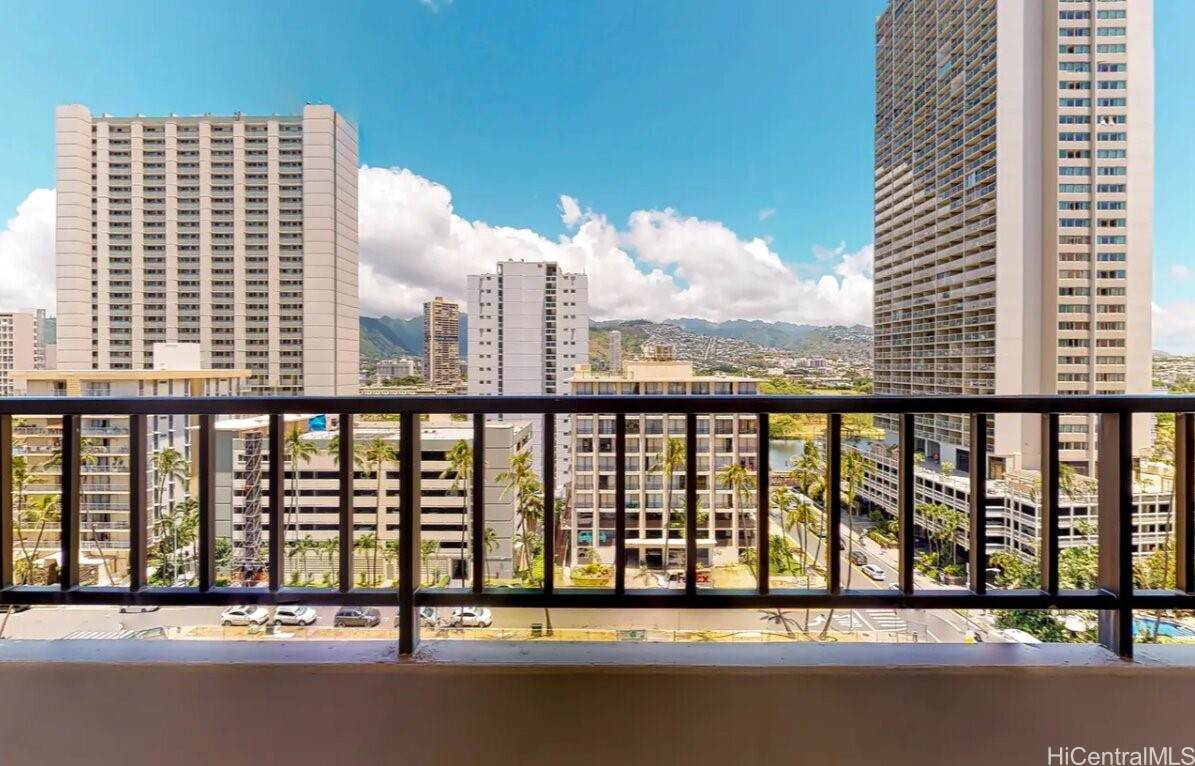 https://bt-photos.global.ssl.fastly.net/honolulu/orig_boomver_2_202606279-2.jpg