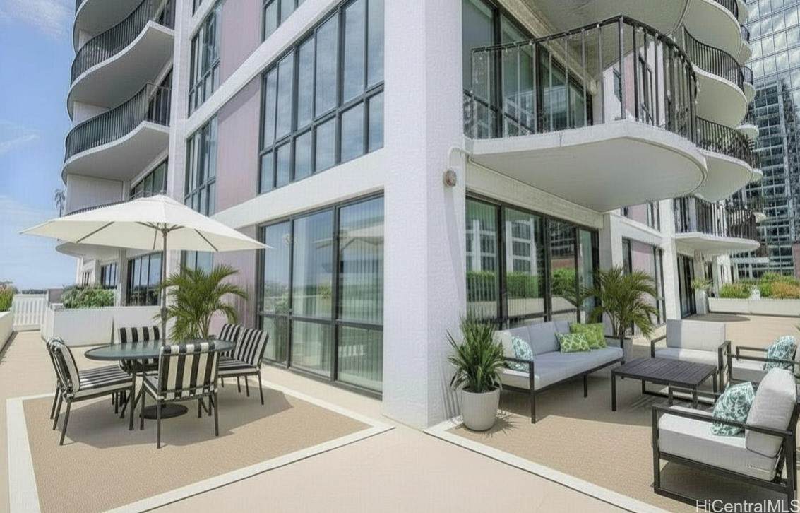 700 Richards Street - Photo 1