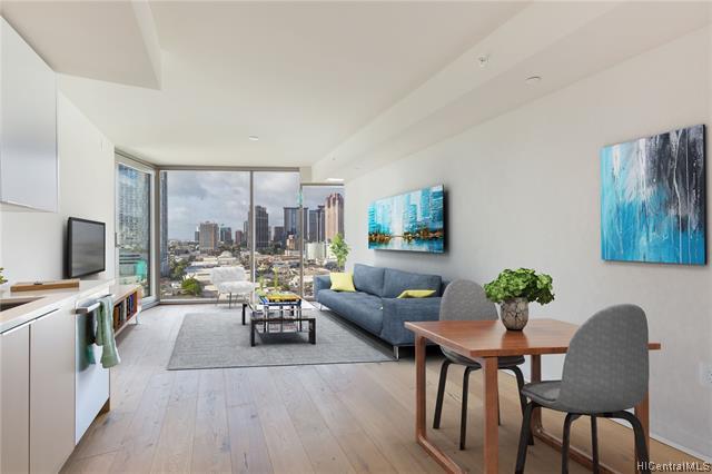 1001 Queen Street - Photo 1