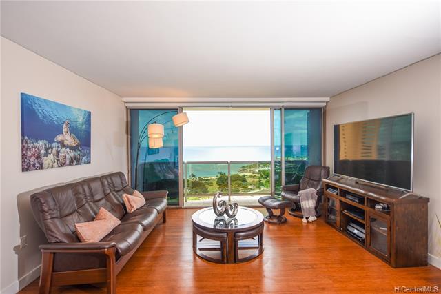 1177 Queen Street - Photo 1
