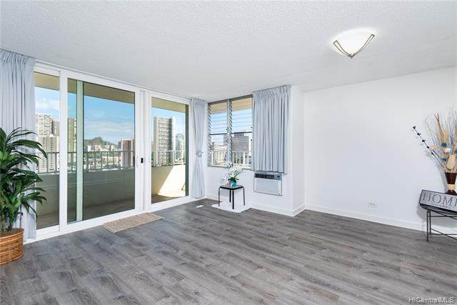 796 Isenberg Street - Photo 1