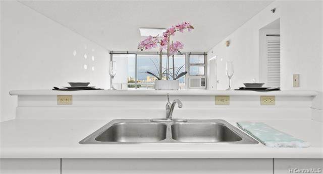 215 King Street - Photo 1
