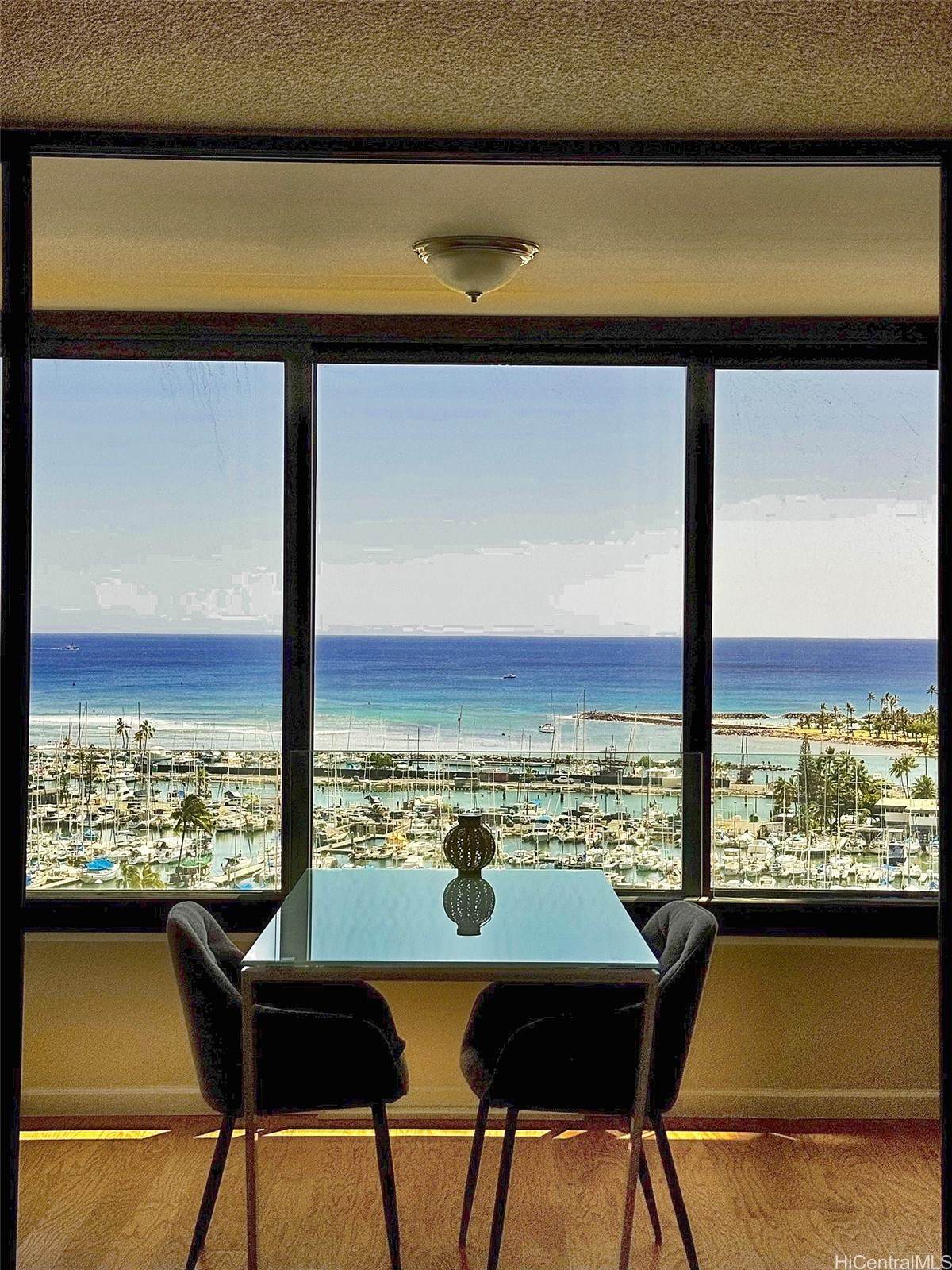 https://bt-photos.global.ssl.fastly.net/honolulu/orig_boomver_3_202610505-2.jpg