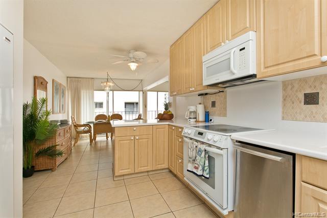 222 Kaiulani Avenue - Photo 1