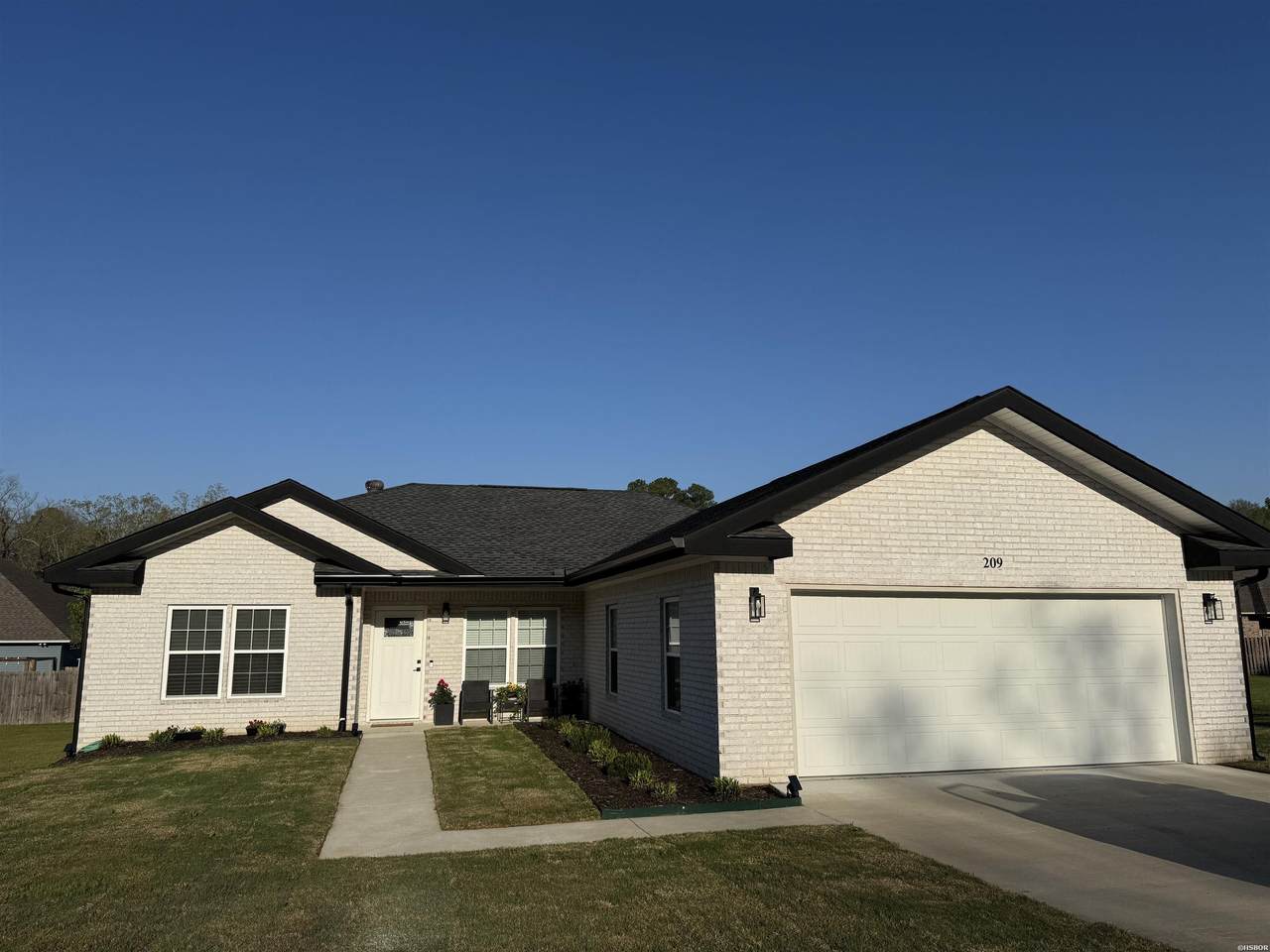 209 Fox Chase Circle - Photo 1
