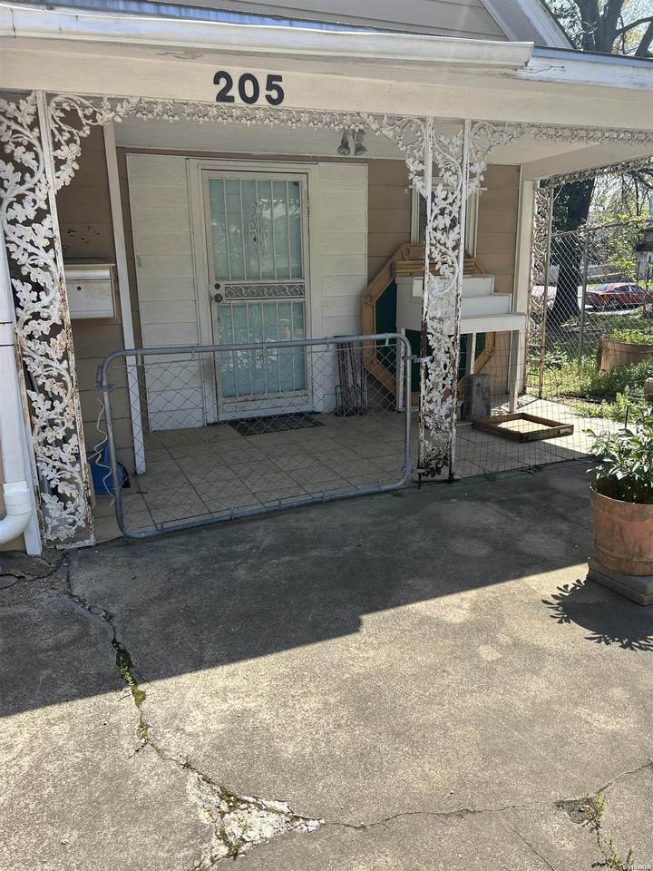 205 Brad Street - Photo 1