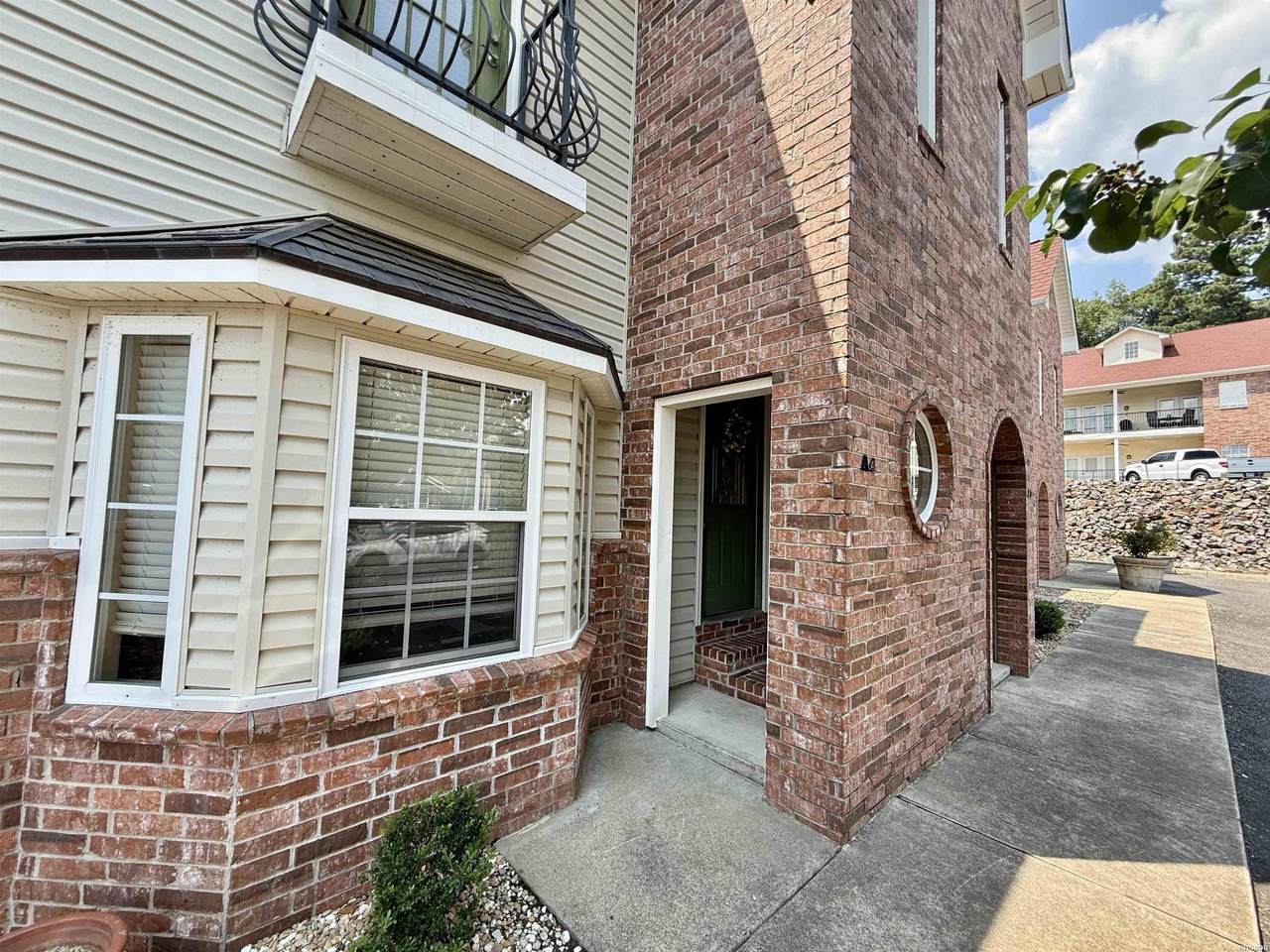 118 Pretti Point - Photo 1