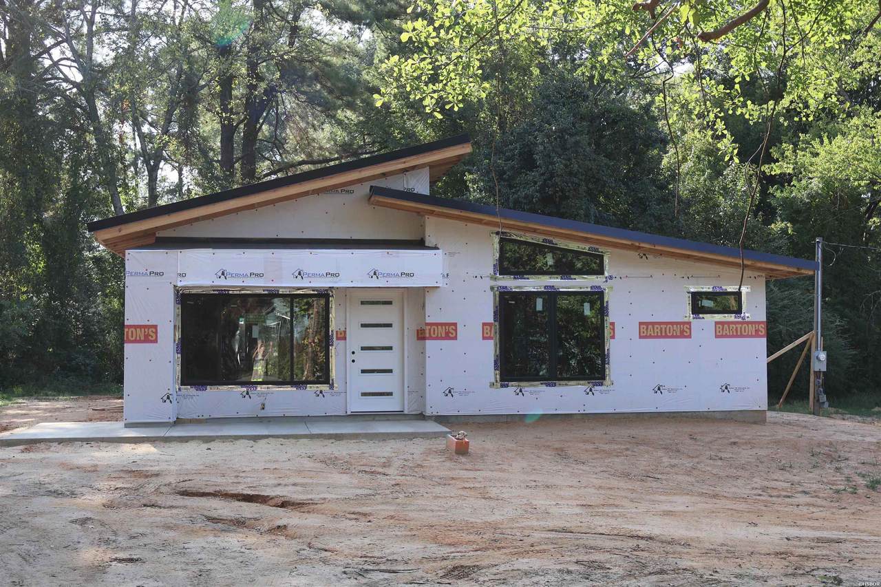 823 Chester Street - Photo 1