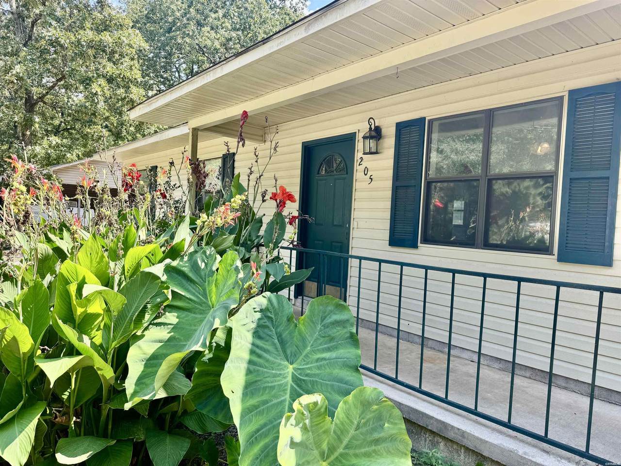 205 Mountain View Drive - Photo 1