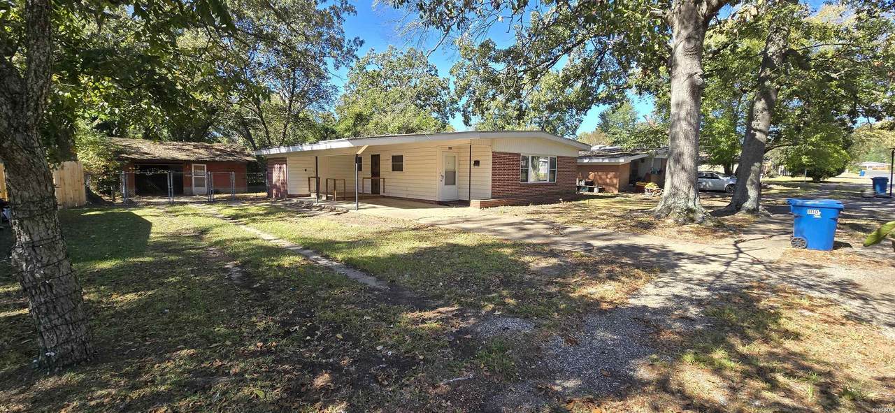 1110 Wallace - Photo 1