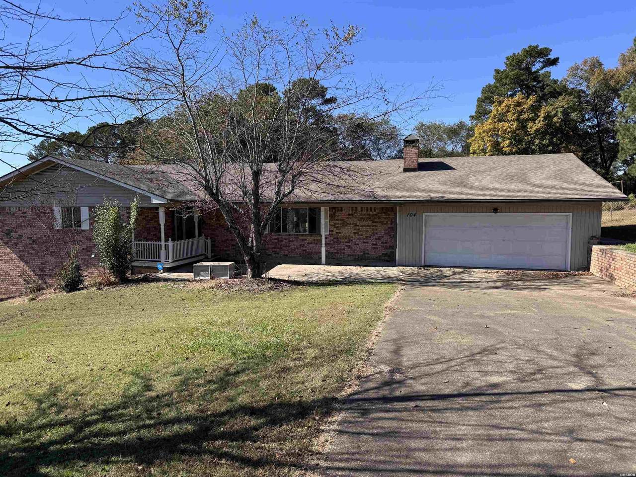 104 Maplewood Court - Photo 1