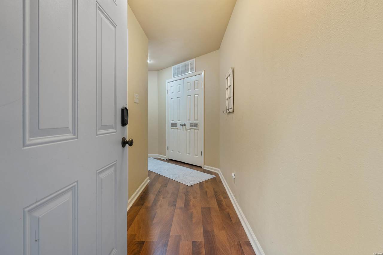 203 Stearns Point - Photo 1