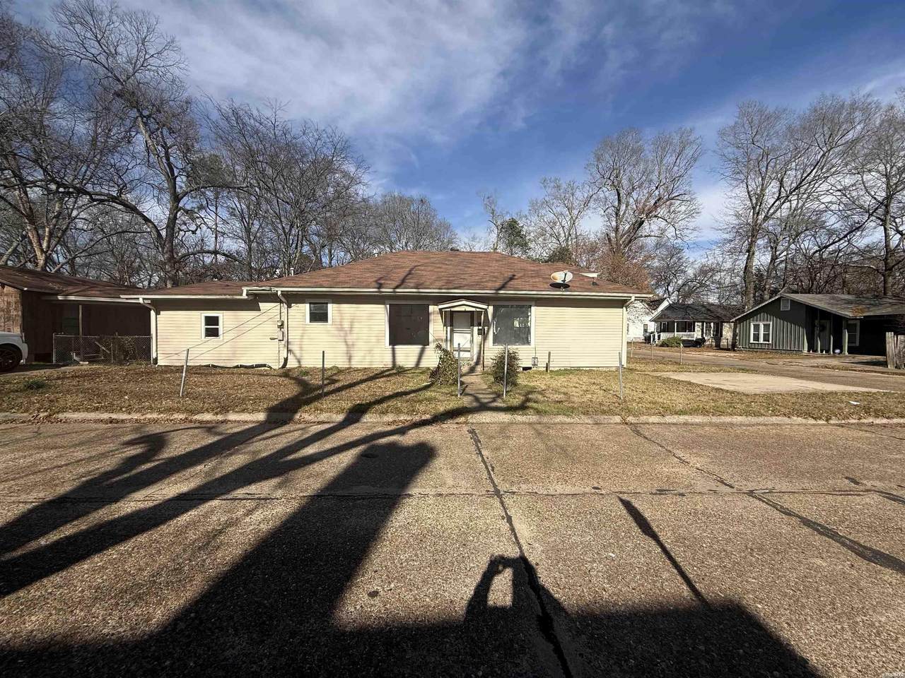 507 14TH Street - Photo 1