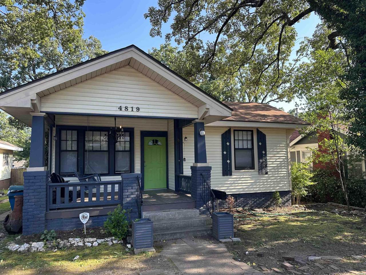 4819 Lee Avenue - Photo 1