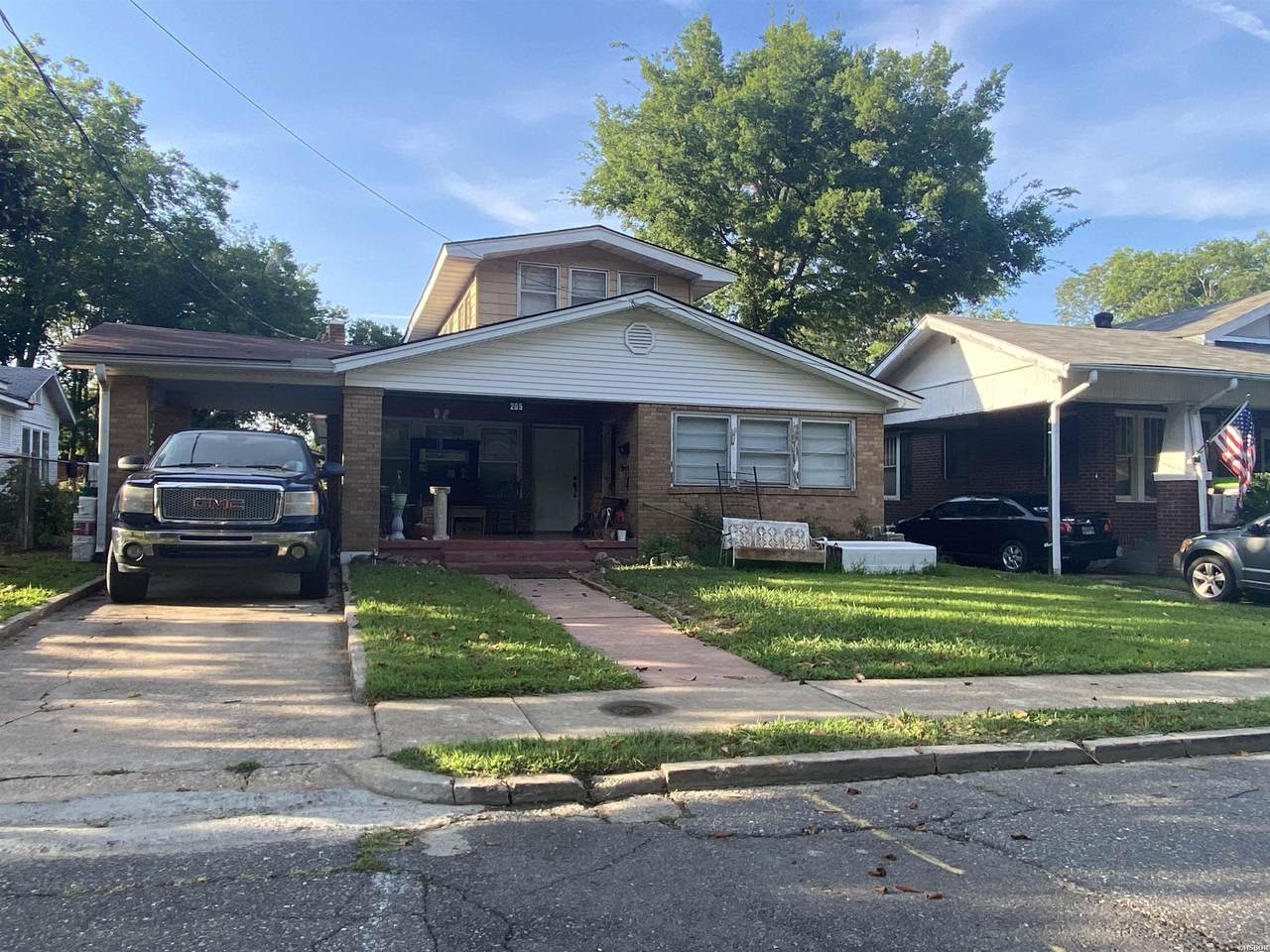 205 Archwood Street - Photo 1