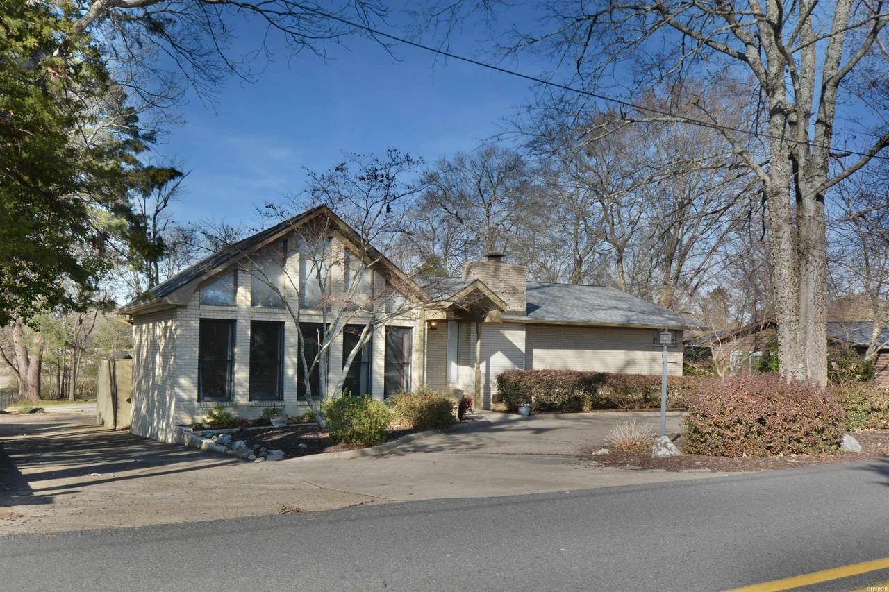 106 Country Club Drive - Photo 1