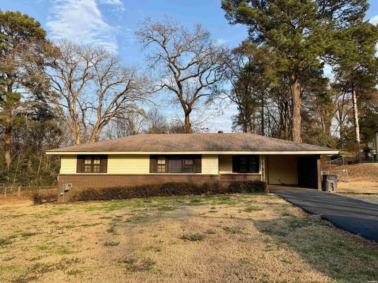 504 Wildwood Circle - Photo 1