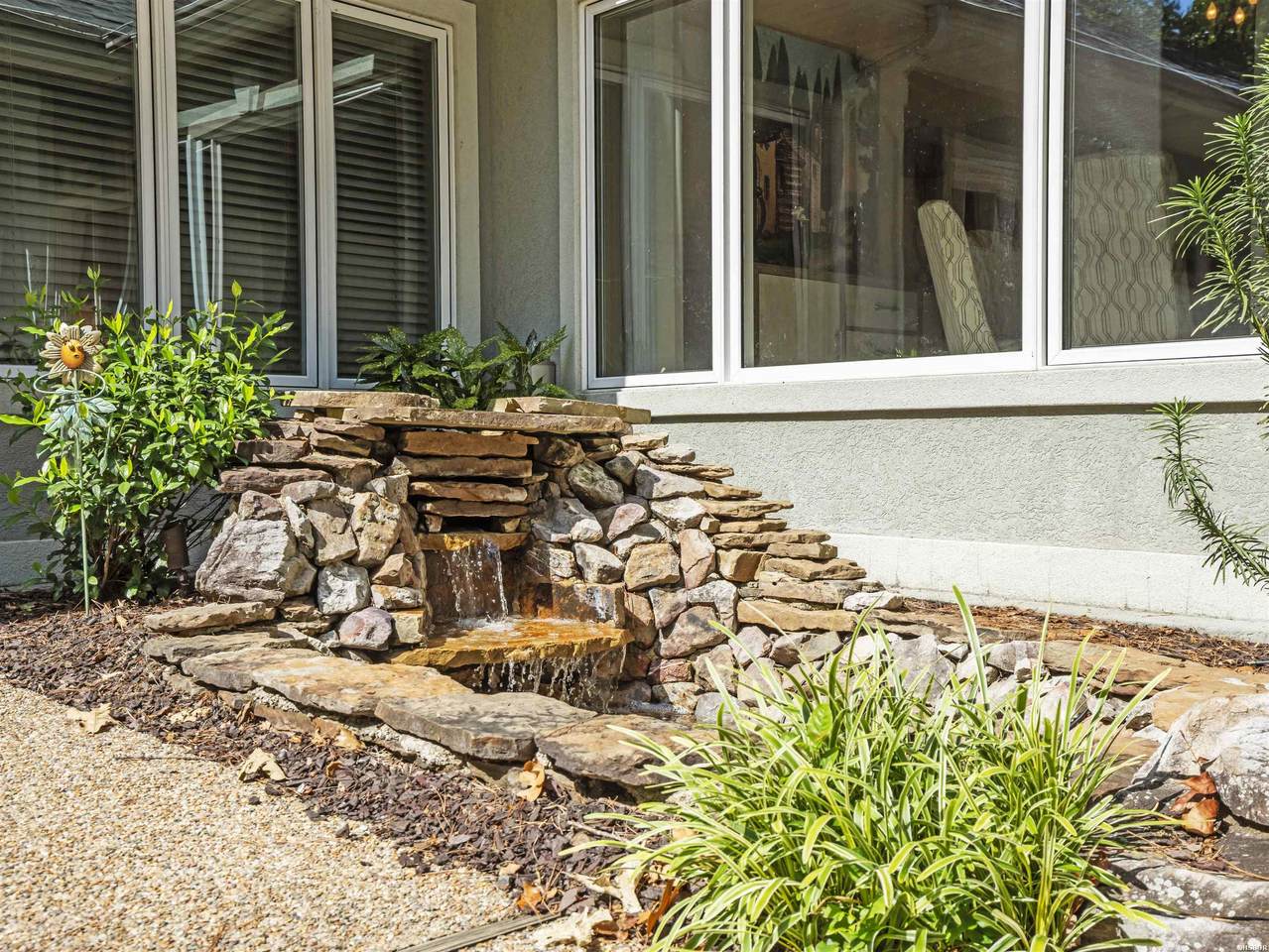 https://bt-photos.global.ssl.fastly.net/hotsprings/1280_boomver_1_154340-2.jpg