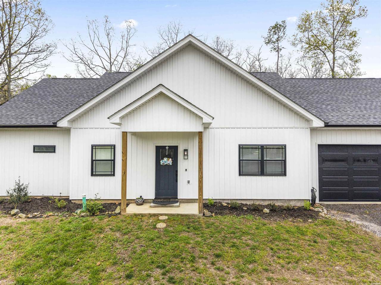 109 Windamere Terrace - Photo 1
