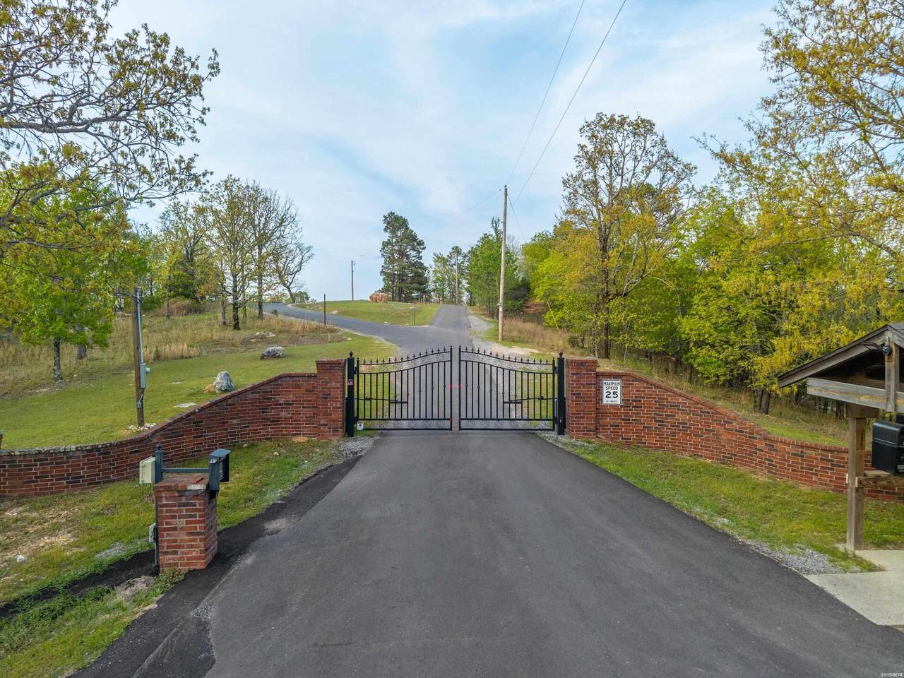 https://bt-photos.global.ssl.fastly.net/hotsprings/1280_boomver_1_154791-2.jpg