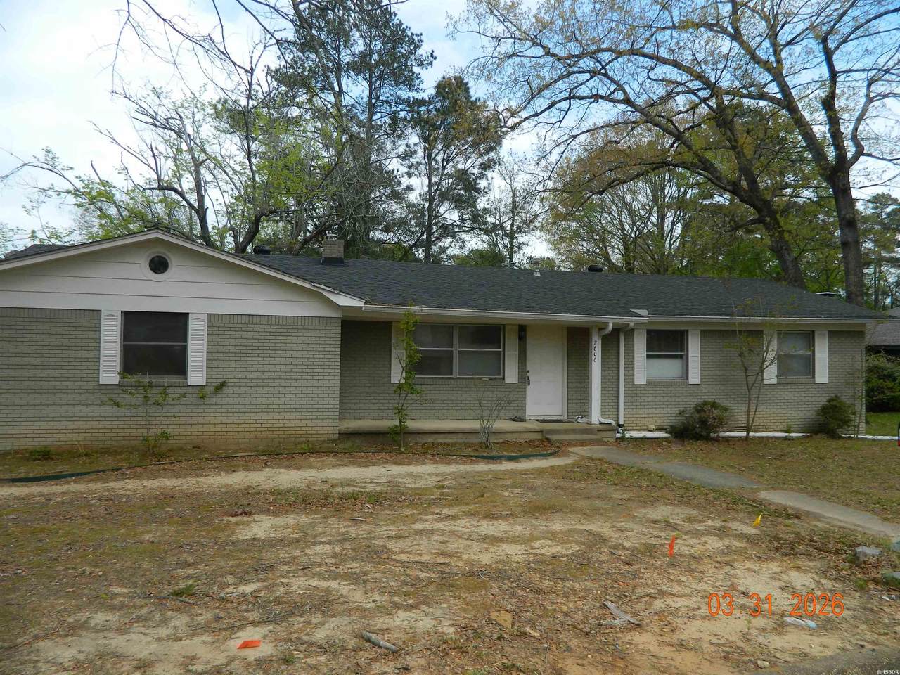 2606 Lynwood Drive - Photo 1