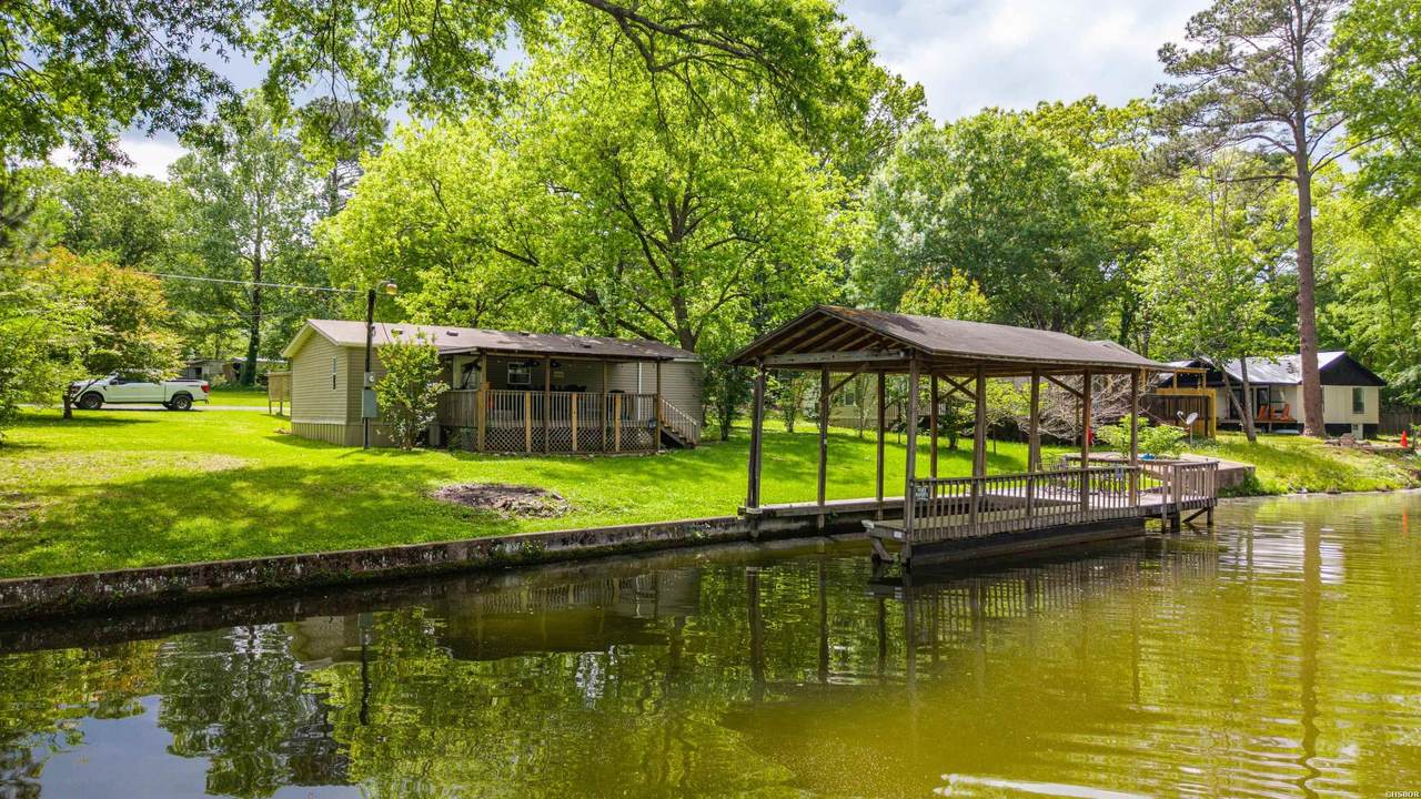 311 Iroquois Road - Photo 1