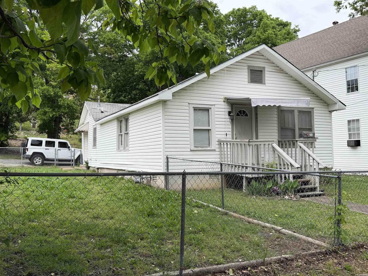 405 Spring Street - Photo 1