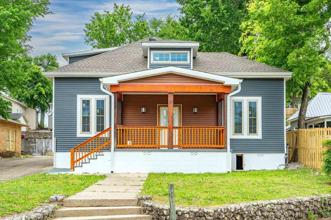 207 Hagen Street - Photo 1