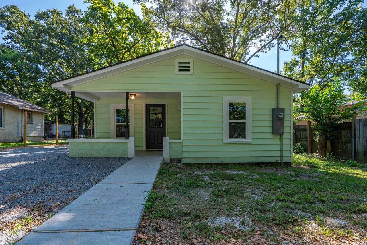 823 Cherry Lane - Photo 1