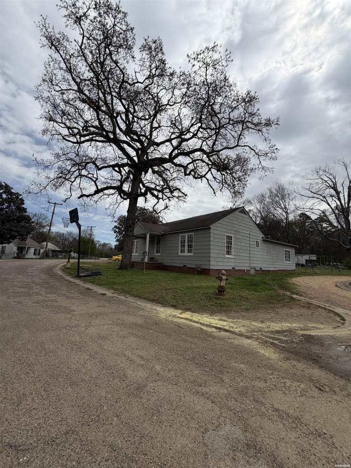 311 Lake Drives - Photo 1