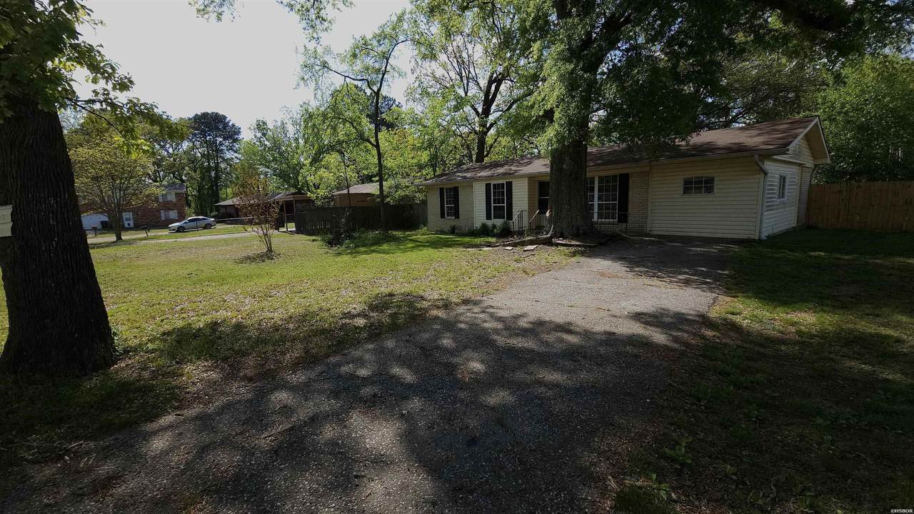 102 King Arthur Court - Photo 1