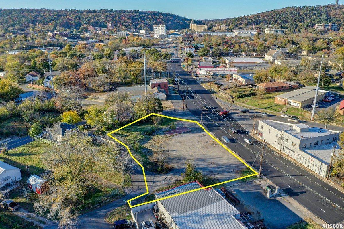 1000 Malvern Avenue - Photo 1