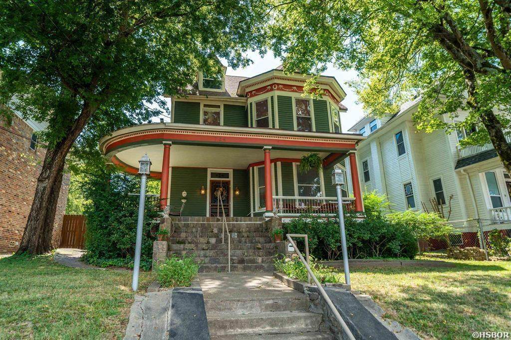 734 Park Avenue - Photo 1