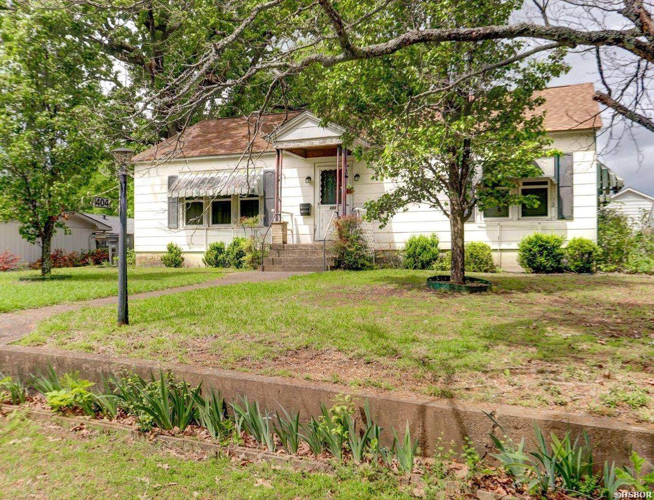 404 Crestwood Street - Photo 1