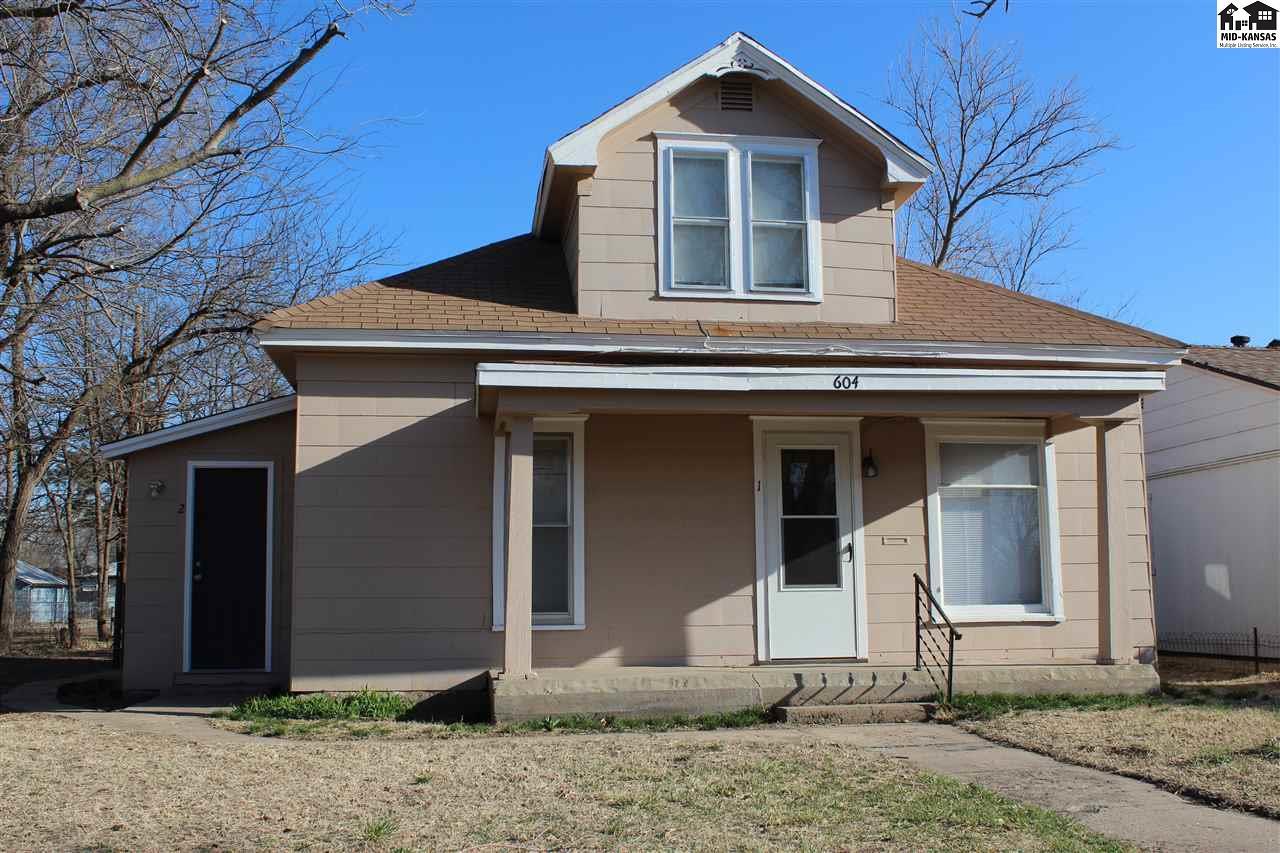 604 11th Ave - Photo 1