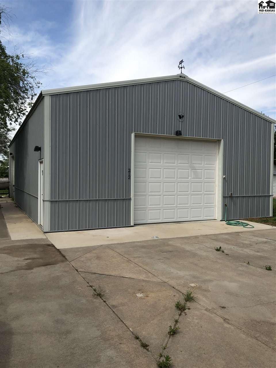 212 Center - Photo 1
