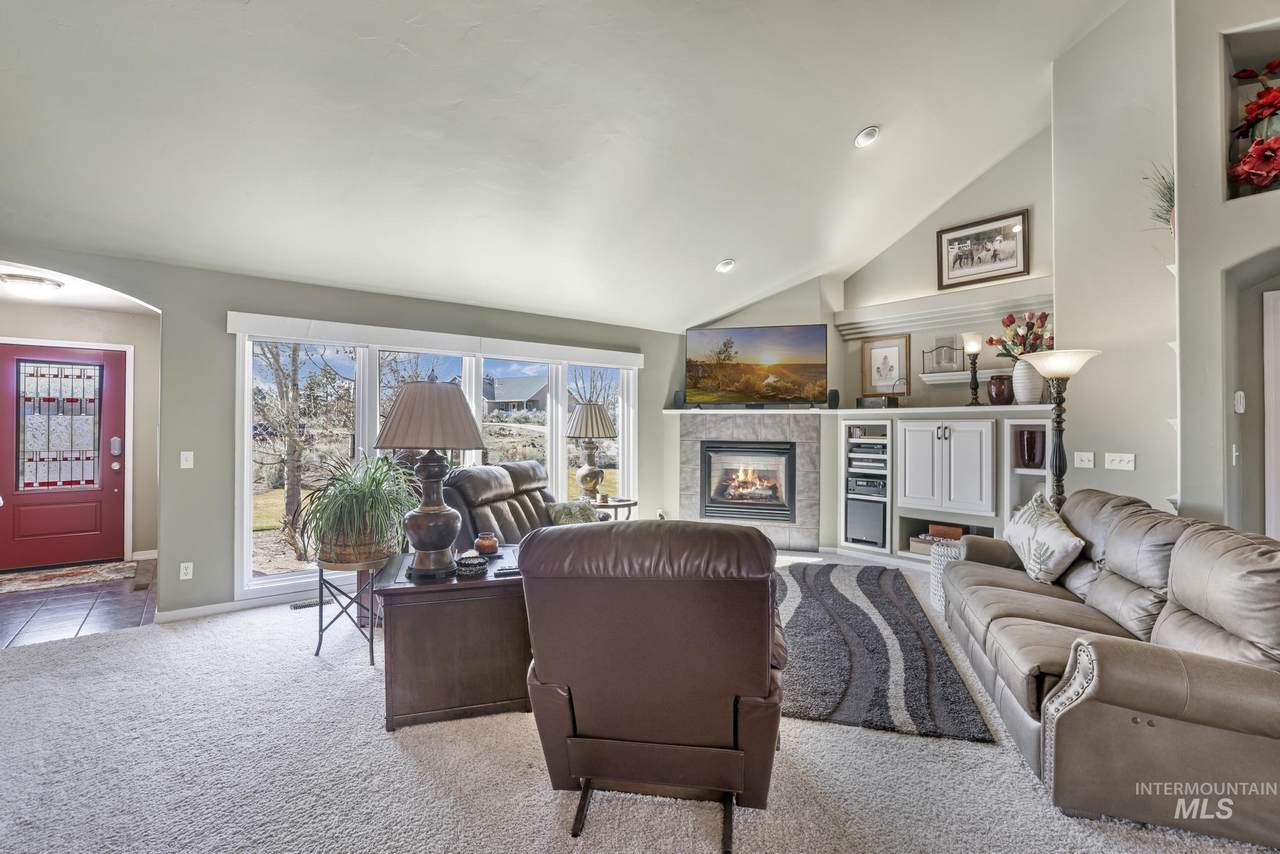 4124 Meadow Ridge Circle - Photo 1