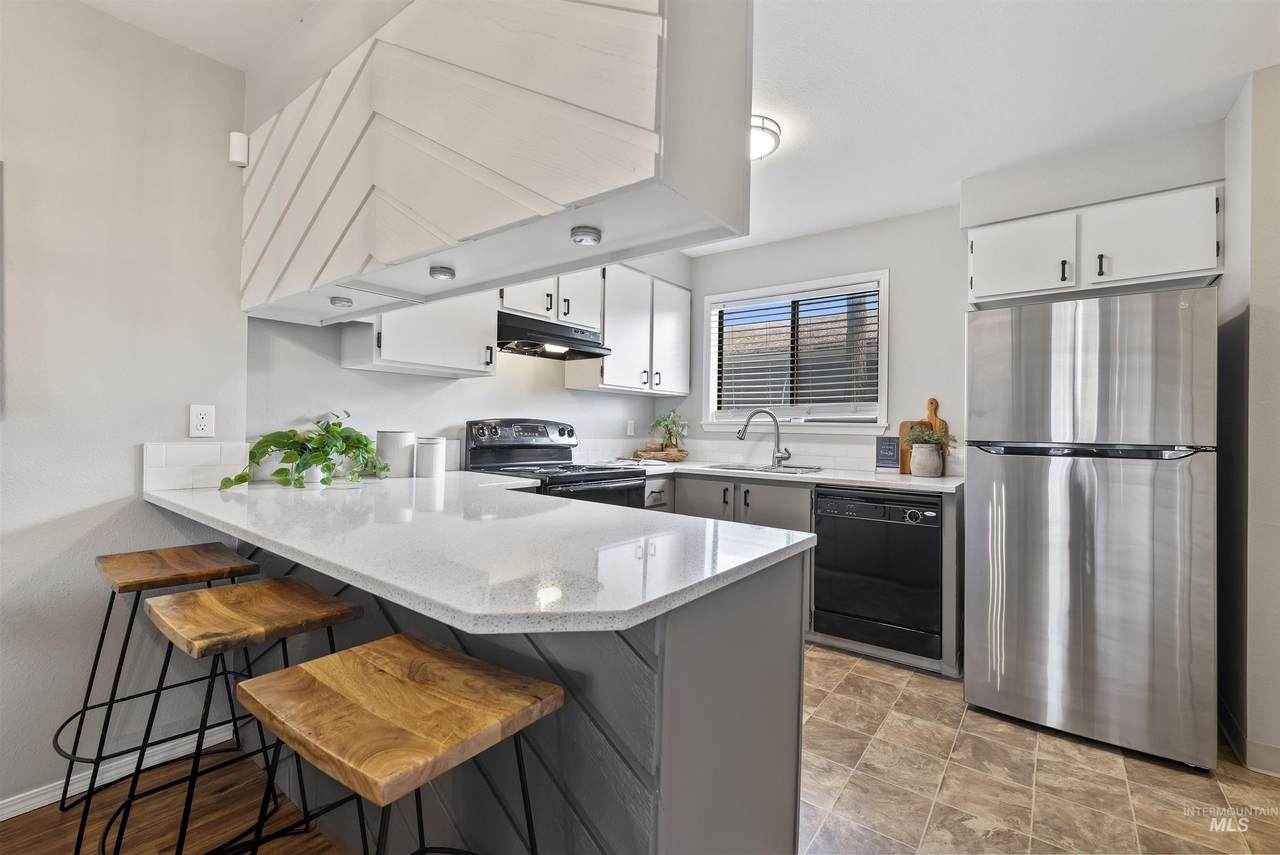 3063 Cantrell Ln. - Photo 1