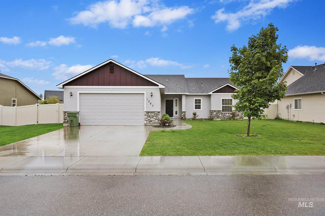 1587 Poplar Avenue - Photo 1 1587 Poplar Avenue - Photo 1